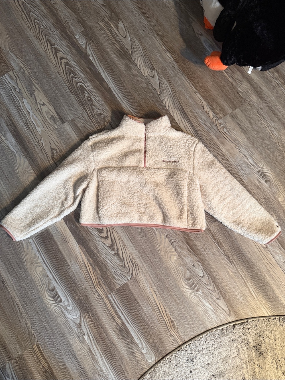 Champion Cropped Sherpa Pullover in Cream with Pink Trim